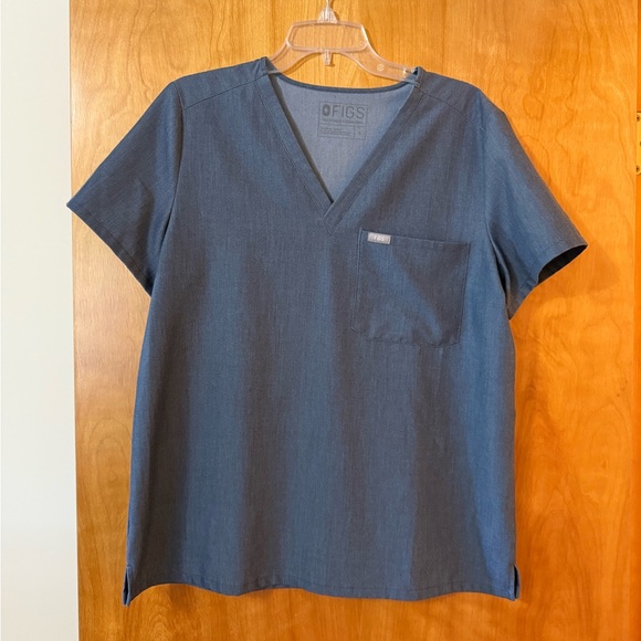 FIGS Technical Collection One Pocket Scrub Top Short Sleeve Shirt Women’s Large - Picture 1 of 9